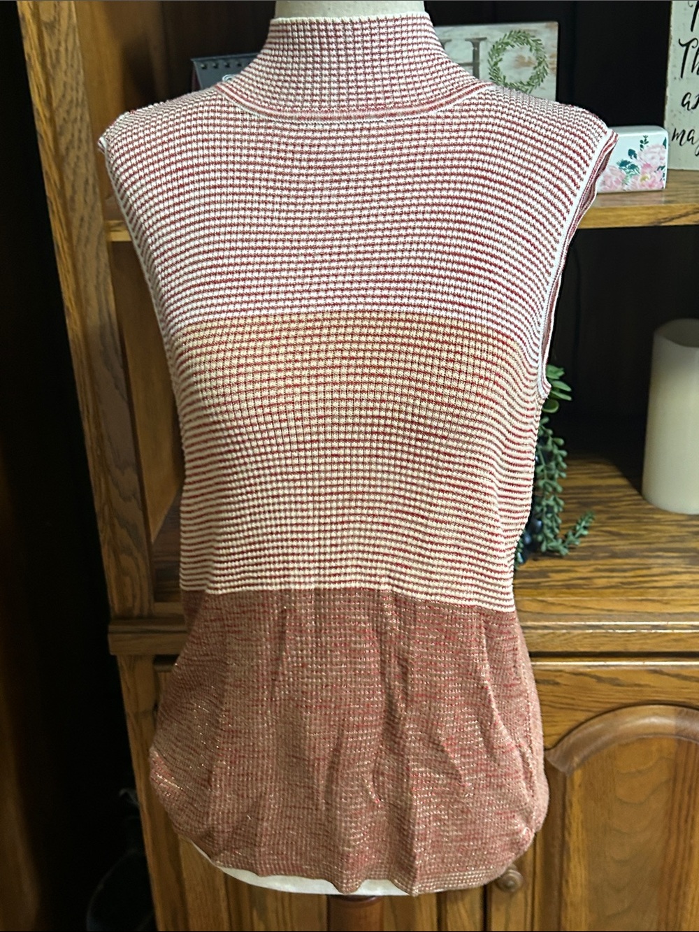 Emma James Red and White Striped Sleeveless Knit Tank Medium
